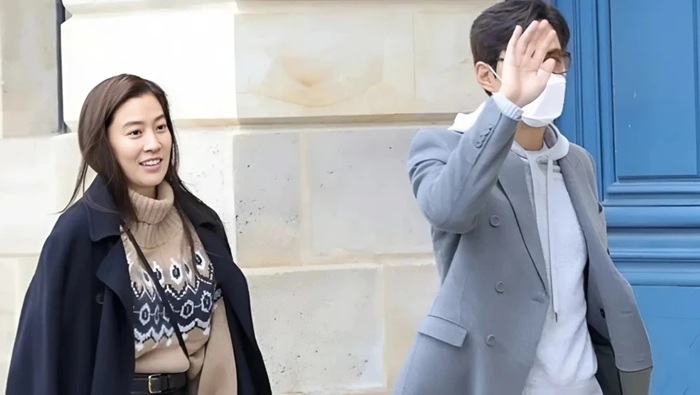 Lee Jung Jae and Lim Se Ryung Spotted on a Romantic Date in Paris